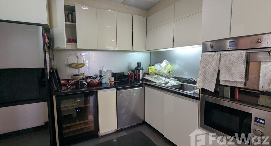 For rent 3 bedrooms condo in Watthana, Bangkok