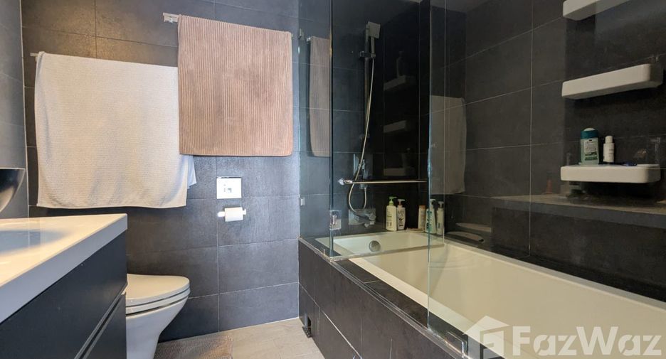 For rent 3 bedrooms condo in Watthana, Bangkok