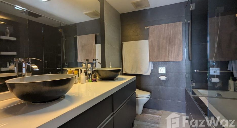 For rent 3 bedrooms condo in Watthana, Bangkok