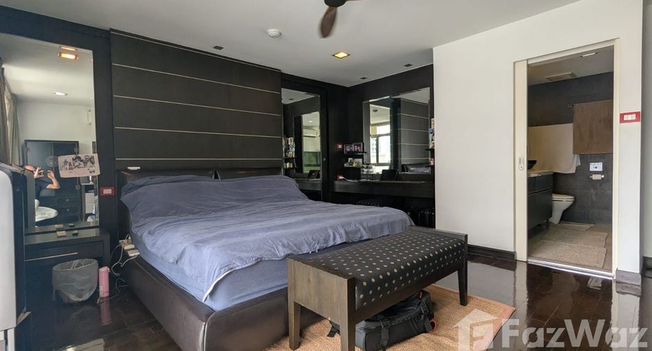 For rent 3 bedrooms condo in Watthana, Bangkok