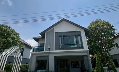 For sale 4 bedrooms house in Mueang Samut Prakan, Samut Prakan