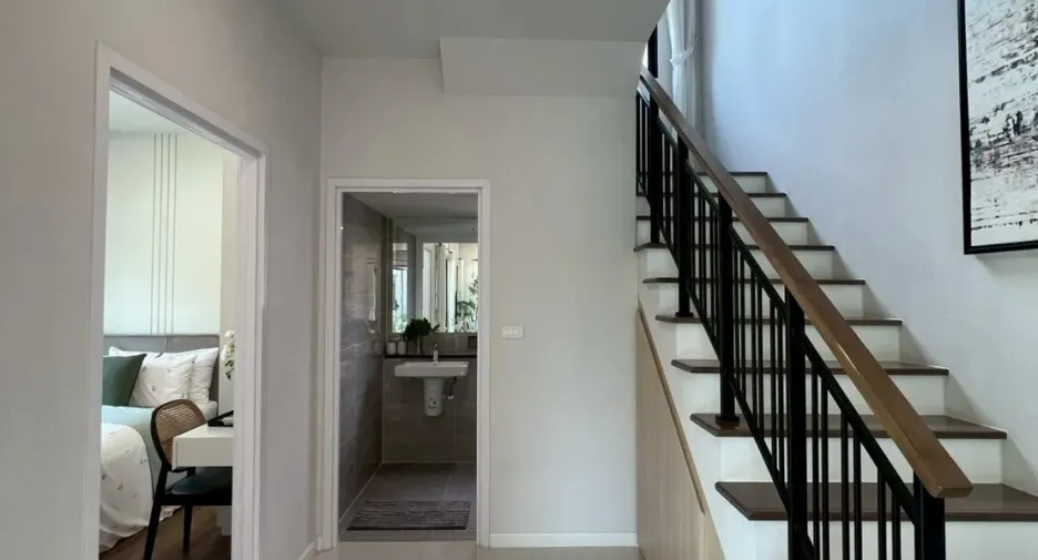 For sale 4 bedrooms house in Mueang Samut Prakan, Samut Prakan