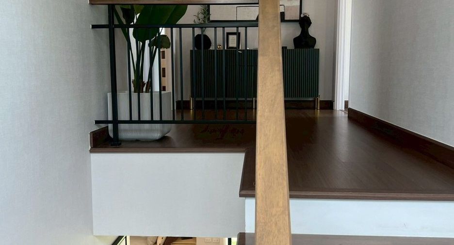 For sale 4 bedrooms house in Mueang Samut Prakan, Samut Prakan