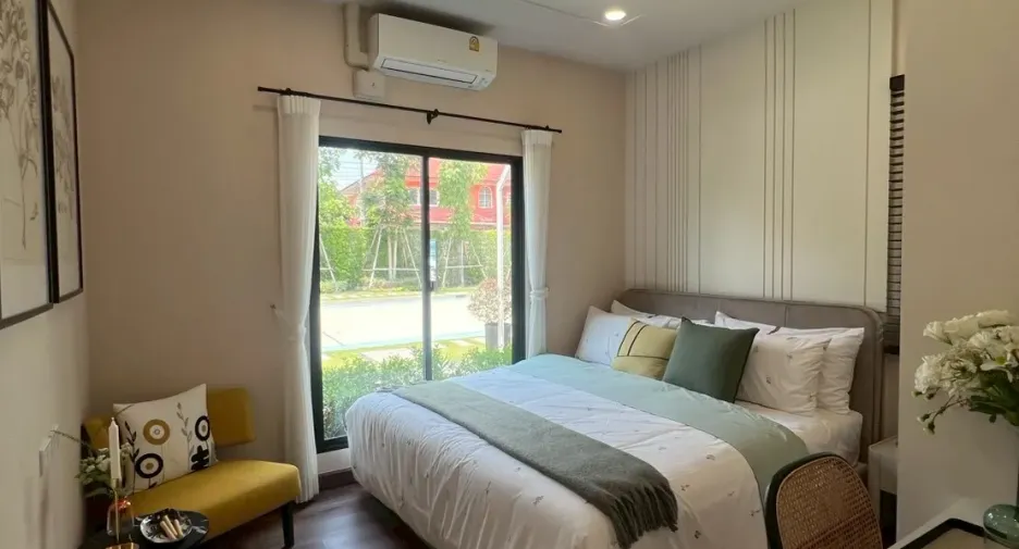 For sale 4 bedrooms house in Mueang Samut Prakan, Samut Prakan