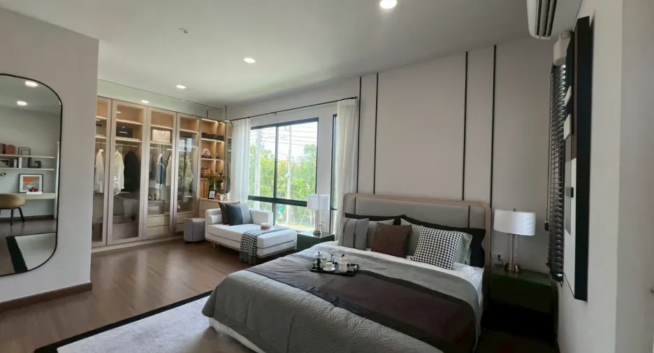 For sale 4 bedrooms house in Mueang Samut Prakan, Samut Prakan
