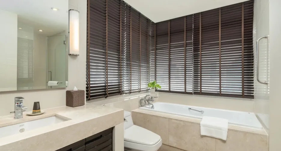 For rent 3 bedrooms condo in Sathon, Bangkok