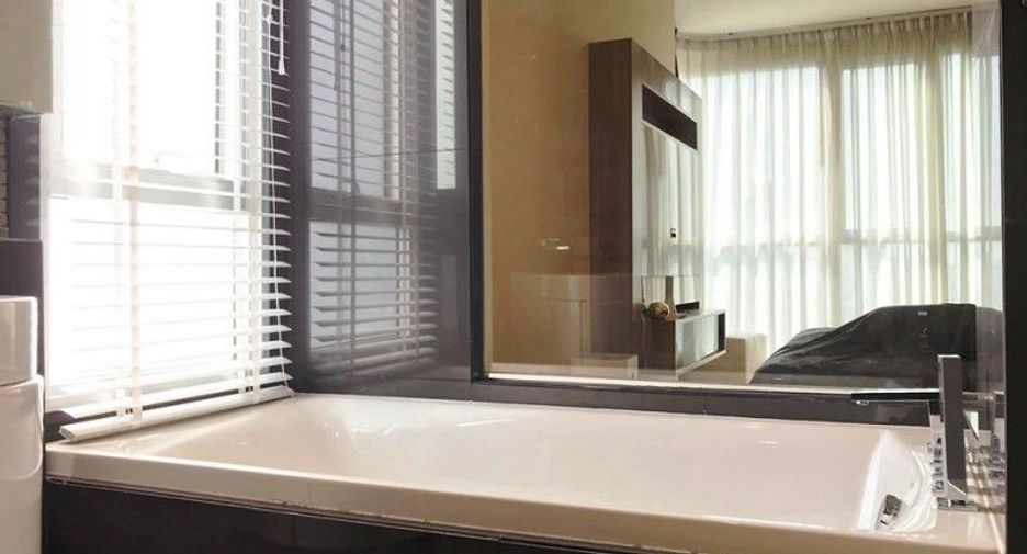 Condo en venta de 2 habitaciones en Phra Khanong, Bangkok
