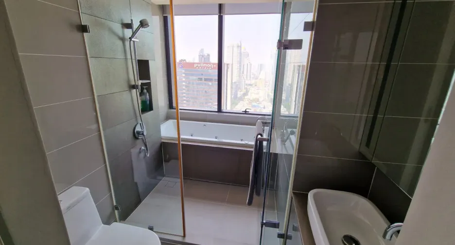 For sale 2 bedrooms condo in Bang Rak, Bangkok