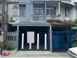 For Rent 2 Bedroom Townhouse In Phra Khanong, Bangkok