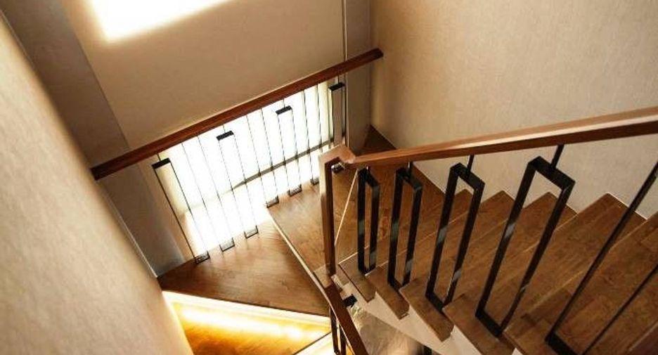 For sale 3 bedrooms condo in Phra Khanong, Bangkok