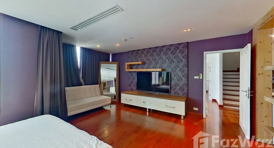 Condo en venta y en alquiler de 3 habitaciones en Watthana, Bangkok