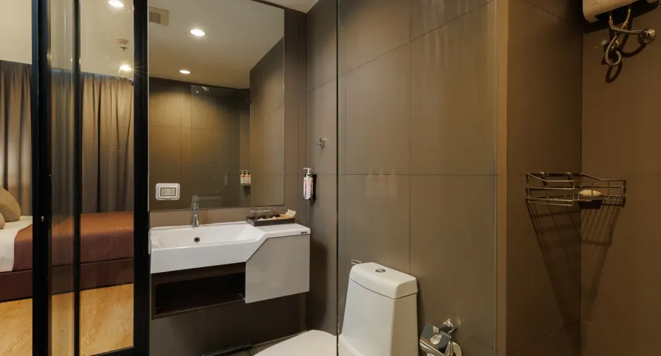 For rent 2 bedrooms condo in Watthana, Bangkok