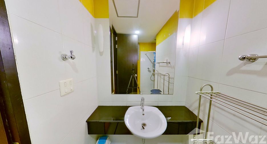 For sale そして for rent 3 ベッドルーム condo in Khlong Toei, Bangkok