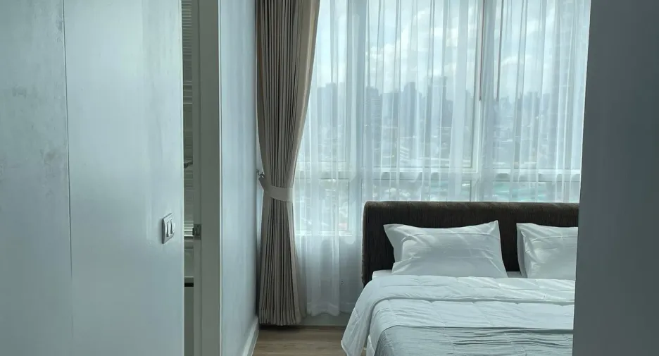 Condo en alquiler de 3 habitaciones en Khlong Toei, Bangkok