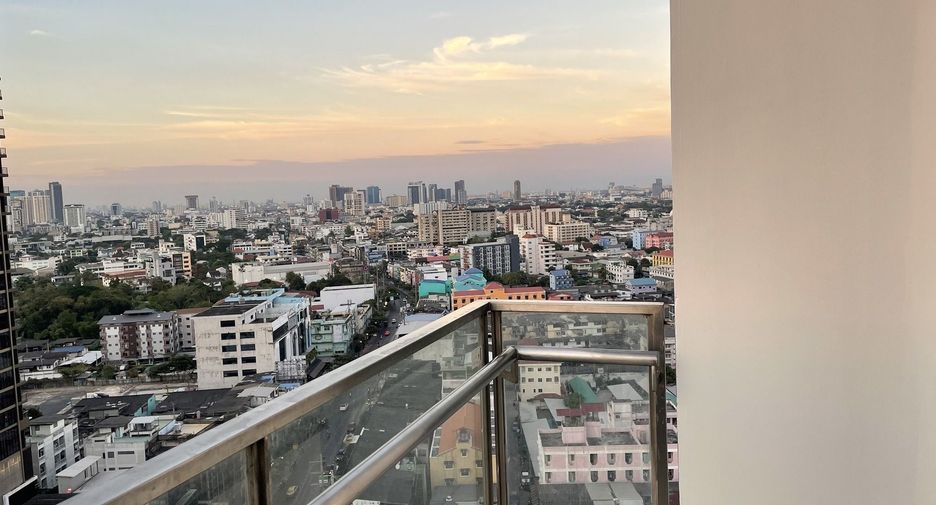 Condo en alquiler de 3 habitaciones en Khlong Toei, Bangkok