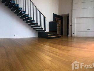 Condo en venta de 3 habitaciones en Khlong Toei, Bangkok