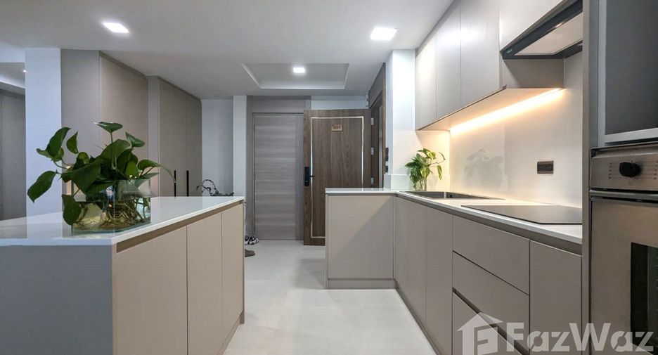 Wohnung zur Miete mit 3 Zimmer in Khlong Toei, Bangkok