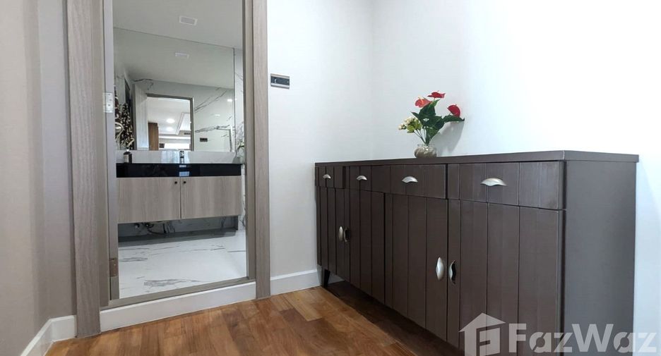 Wohnung zur Miete mit 3 Zimmer in Khlong Toei, Bangkok