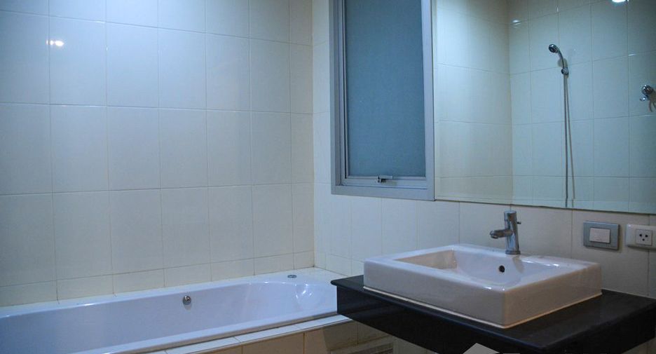 For sale 2 bedrooms condo in Watthana, Bangkok