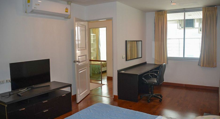 For sale 2 bedrooms condo in Watthana, Bangkok