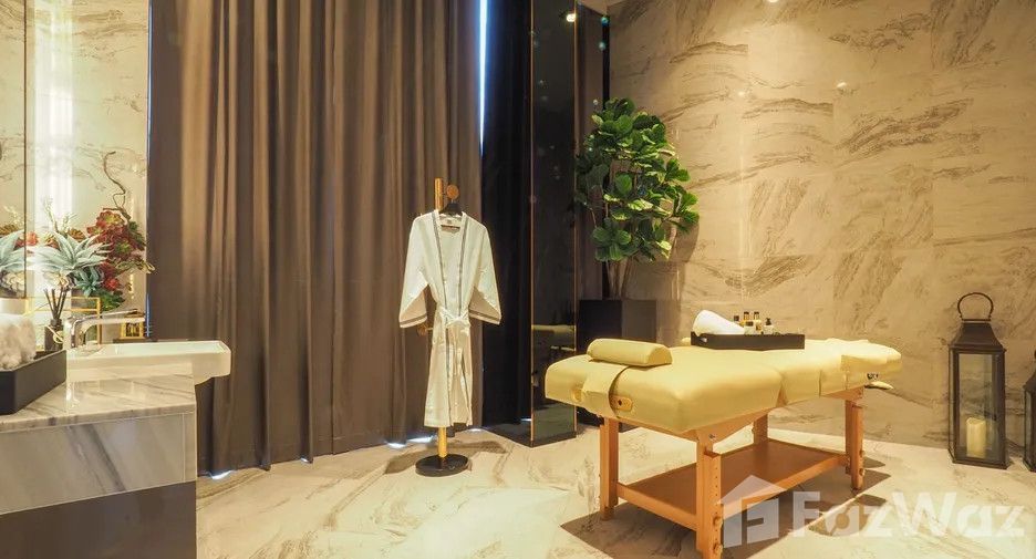 For sale 2 bedrooms condo in Khlong Toei, Bangkok