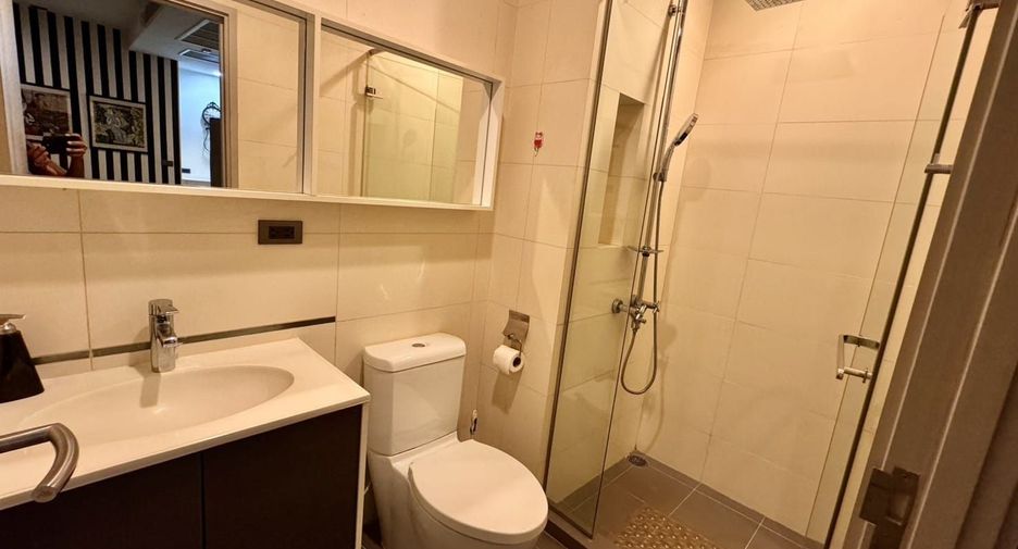 À vendre 2 chambres condo à Khlong Toei, Bangkok