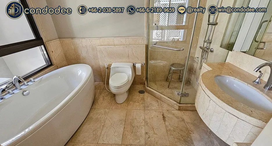 For sale 2 bedrooms condo in Watthana, Bangkok