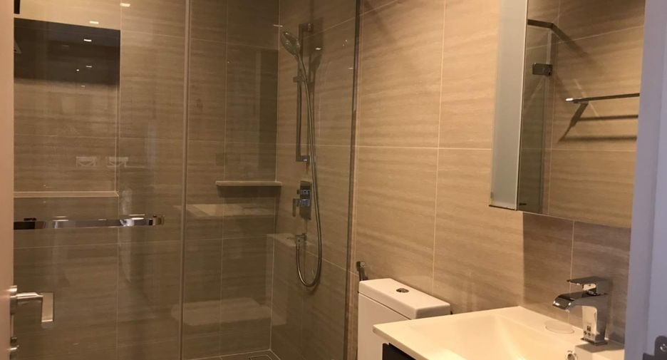 For sale 2 bedrooms condo in Huai Khwang, Bangkok