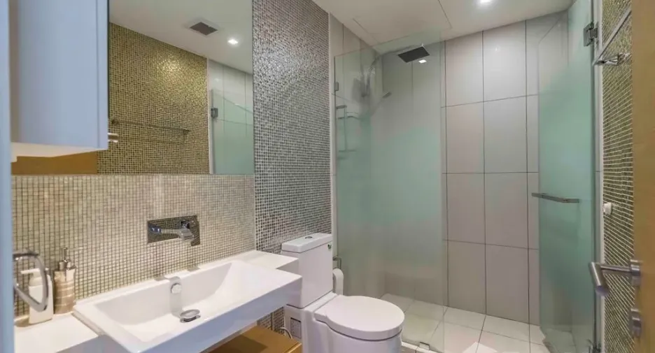 Condo en venta de 2 habitaciones en Khlong Toei, Bangkok