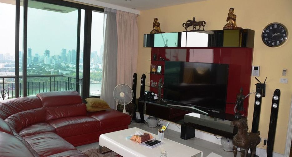 For sale 3 bedrooms condo in Khlong Toei, Bangkok