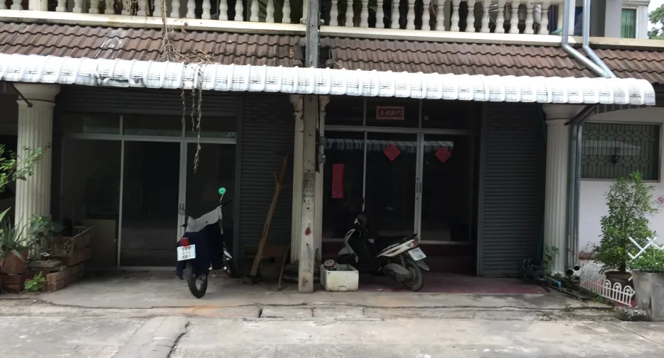 For rent 4 bedrooms townhouse in Mueang Chiang Mai, Chiang Mai