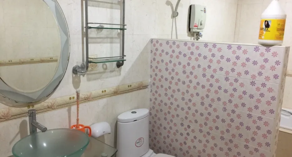 For rent 4 bedrooms townhouse in Mueang Chiang Mai, Chiang Mai