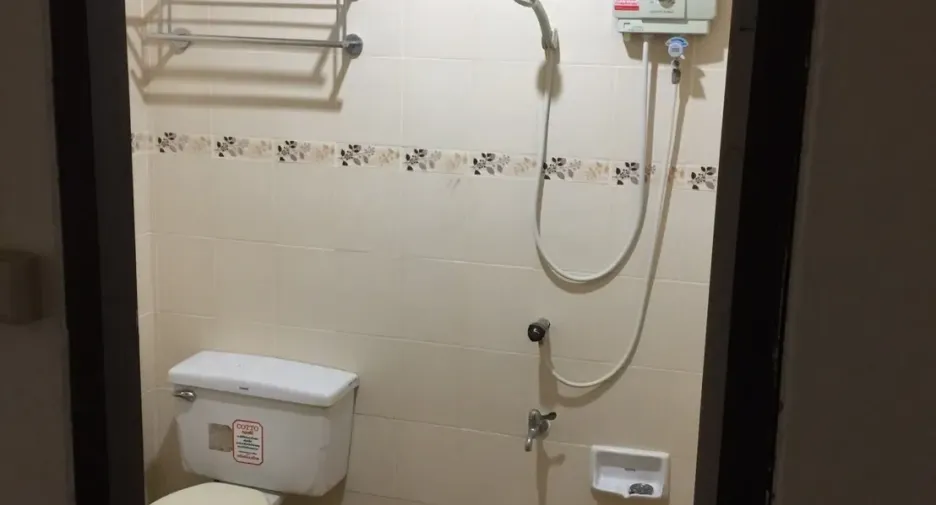 For rent 4 bedrooms townhouse in Mueang Chiang Mai, Chiang Mai