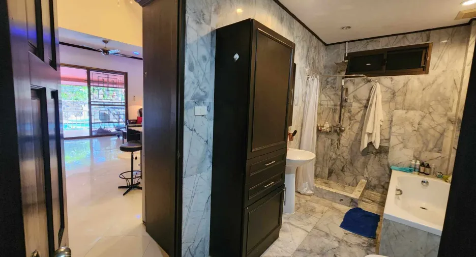 For sale and for rent 3 bedrooms villa in Bang Lamung, Chonburi