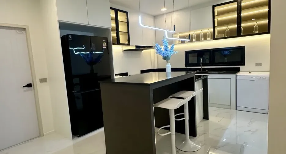 ขาย และ ให้เช่า 5 ห้องนอน บ้านเดี่ยว ใน หางดง, เชียงใหม่