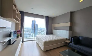 À louer studio condo à Khlong Toei, Bangkok