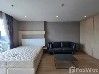 À louer studio condo à Khlong Toei, Bangkok