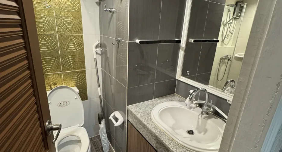 For rent 1 bed condo in Bang Rak, Bangkok