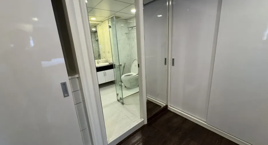 For rent 1 bed condo in Bang Rak, Bangkok