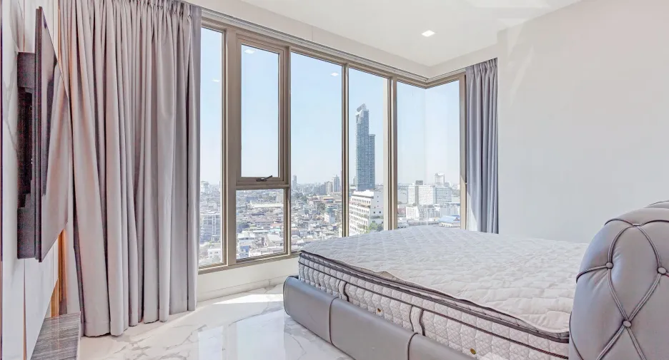 For sale 3 bedrooms condo in Bang Kho Laem, Bangkok