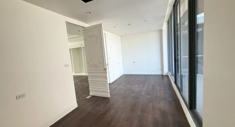 For rent retail Space in Watthana, Bangkok