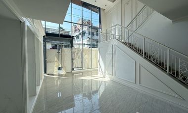 Gewerbefläche zur Miete in Watthana, Bangkok