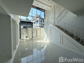 For rent retail Space in Watthana, Bangkok