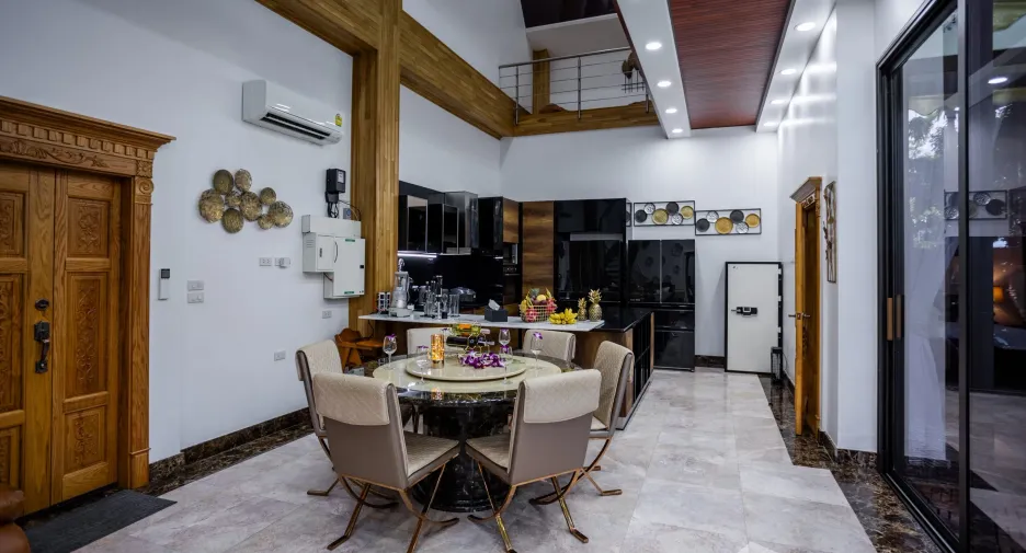 Villa zum Kauf mit 5 Zimmer in Mueang Phuket, Phuket