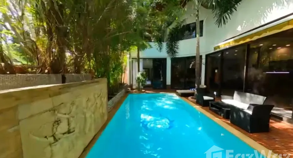 Villa zum Kauf mit 5 Zimmer in Mueang Phuket, Phuket