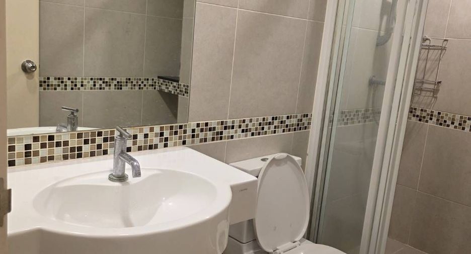 For rent 1 bed condo in Huai Khwang, Bangkok