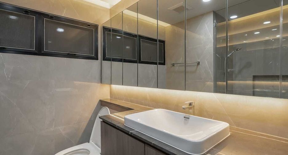 For sale 3 bedrooms condo in Bang Na, Bangkok