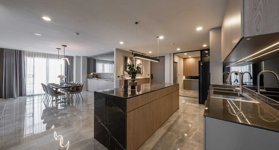 For sale 3 bedrooms condo in Bang Na, Bangkok