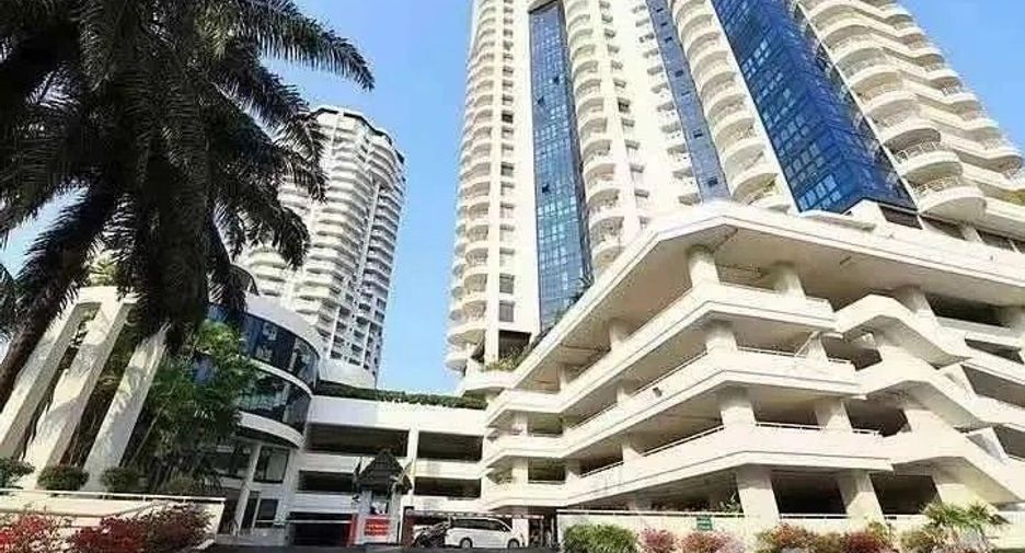 For sale 3 bedrooms condo in Bang Na, Bangkok
