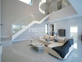 Casa en alquiler de 4 habitaciones en Bang Lamung, Chonburi